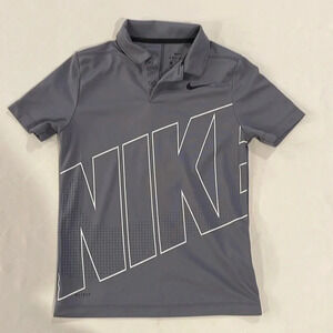 Nike Golf Boy's Essential Graphic Polo Size Small‎ worn once EUC